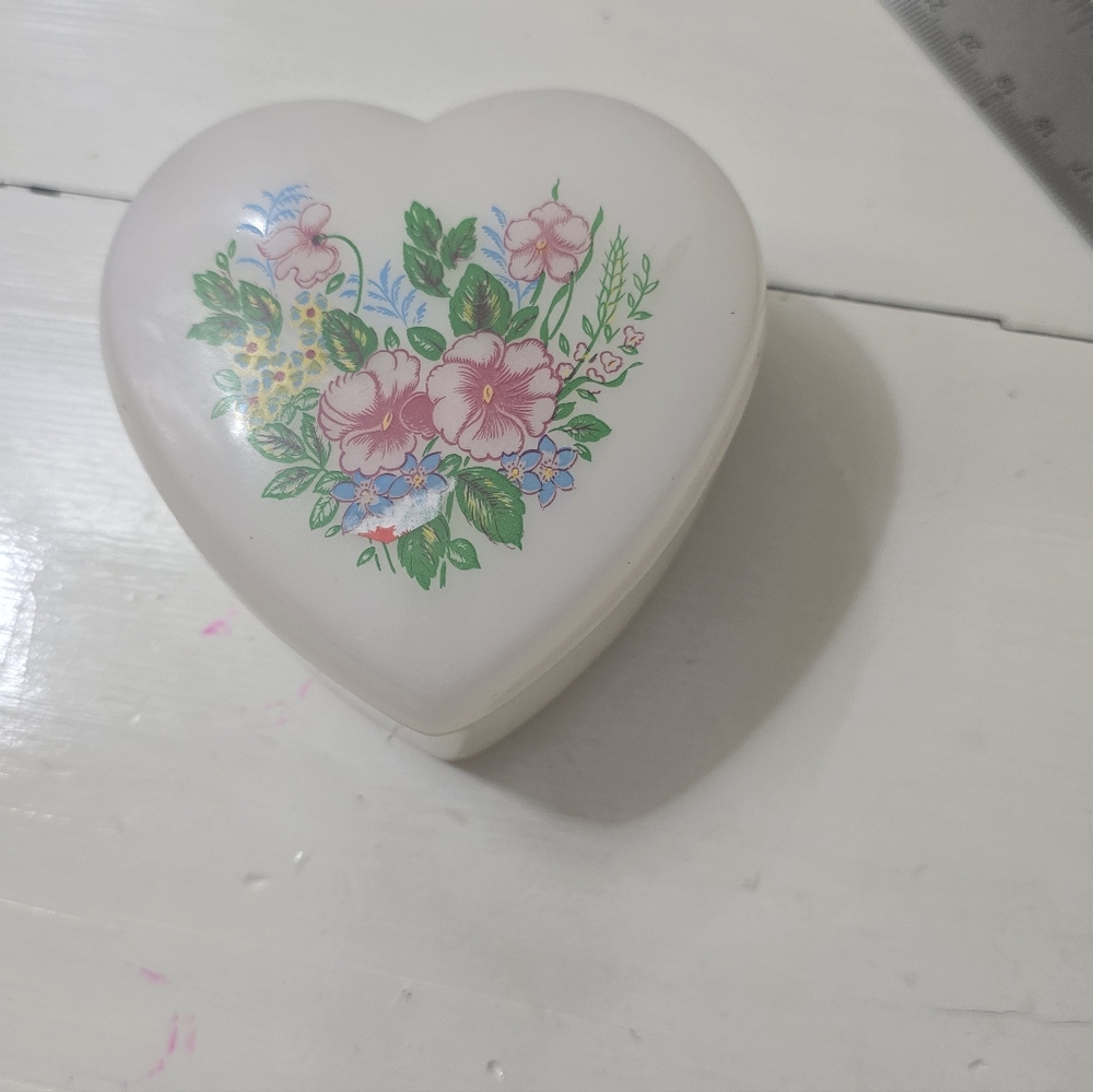 Vintage Heart Shaped Plastic Trinket Boxes Flower Design, Made In Hong Kong